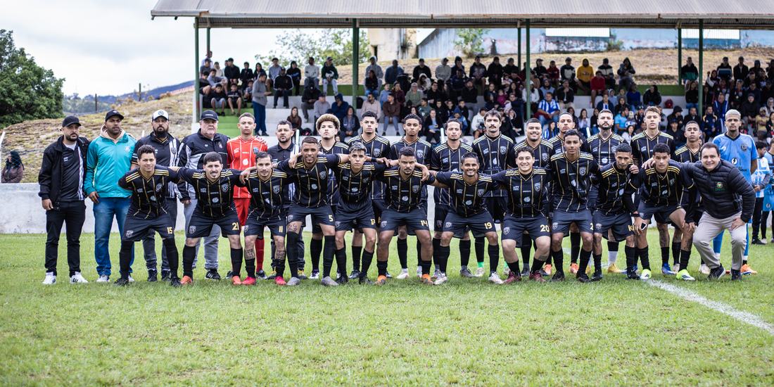 Foto oficial do elenco antes do jogo